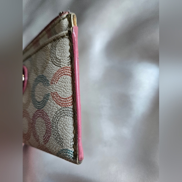 Coach Signature Pastel Card Holder - Picture 6 of 10